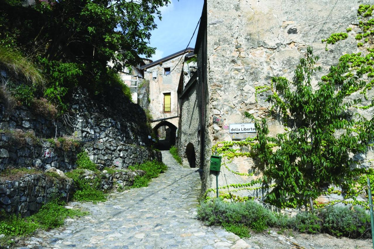 Agriturismo Nonnamelia Nasino Luaran gambar