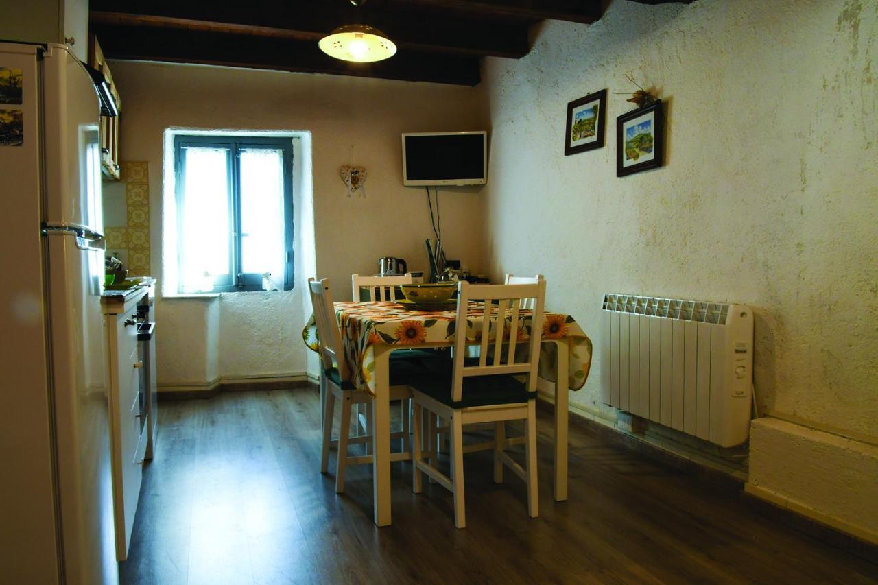 Agriturismo Nonnamelia Nasino Luaran gambar