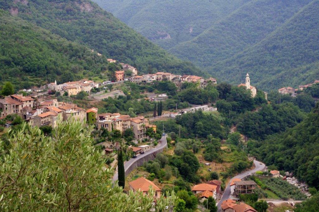 Agriturismo Nonnamelia Nasino Luaran gambar